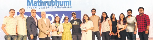 Neeraj Roy, Past President IAA, and MD and CEO, Hungama Digital Media Entertainment Pvt. Ltd; and Jaideep R Gandhi, Treasurer, IAA India Chapter and Chairman, Jaya Advertising Pvt. Ltd presented the trophy to the winners—Vodafone team