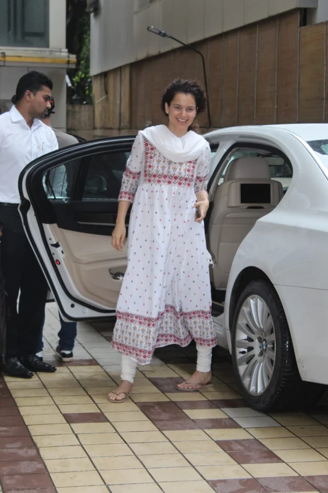 Kangana Ranaut on the other hand was seen entering her dance class in Mumbai. She is currently gearing up for the release of Panga by director Ashwiny Iyer Tiwari with Richa Chaddha.