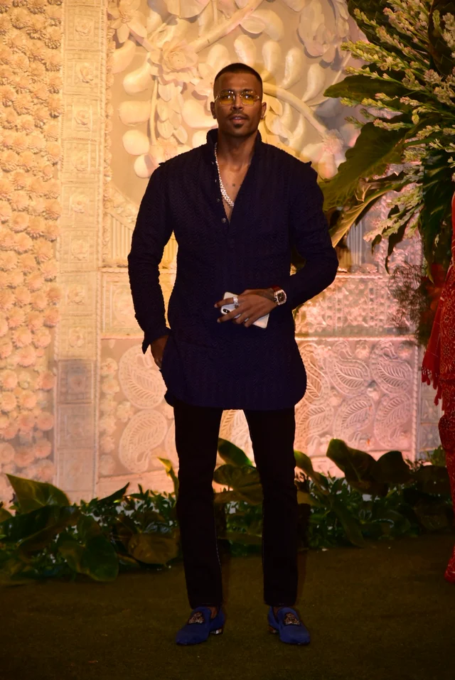 Hardik Pandya in all Black at Antilia Ganpati celebrations