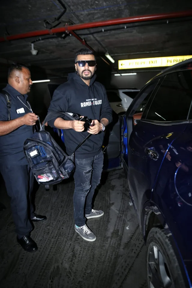 Mumbai airport has become the everyday place to spot a celebrity at any time. Today also media spotted Aditi Rao Hydari, Arjun Kapoor, and Zareen Khan at an airport.