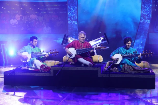 KBC 11: Amitabh Bachchan receives special surprise from Ustad Amjad Ali Khan on 77th birthday