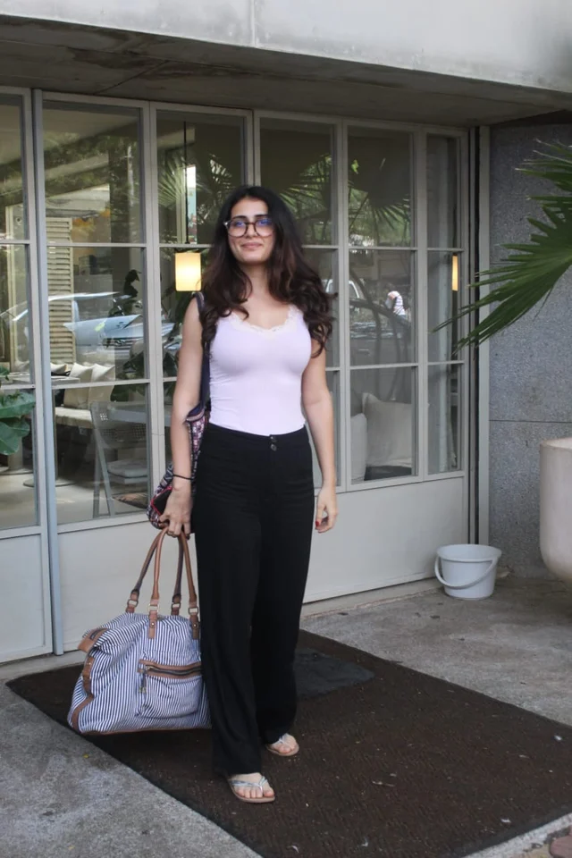 Fatima Sana Sheikh outside Sequel in Bandra