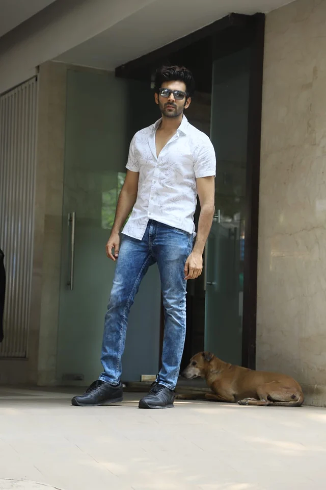 Kartik Aaryan outside his gym