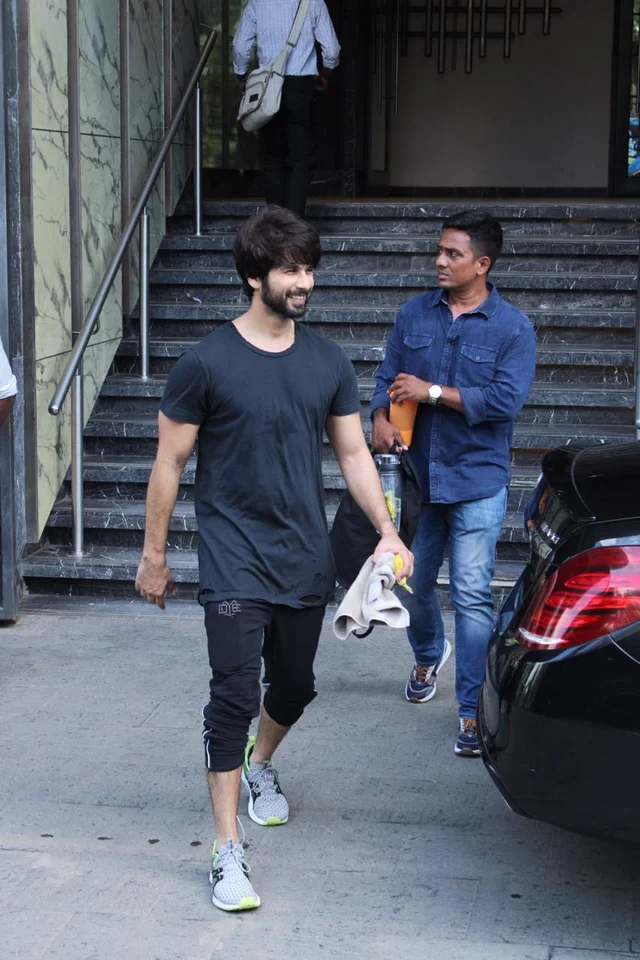 Shahid Kapoor Spotted at gym in Juhu