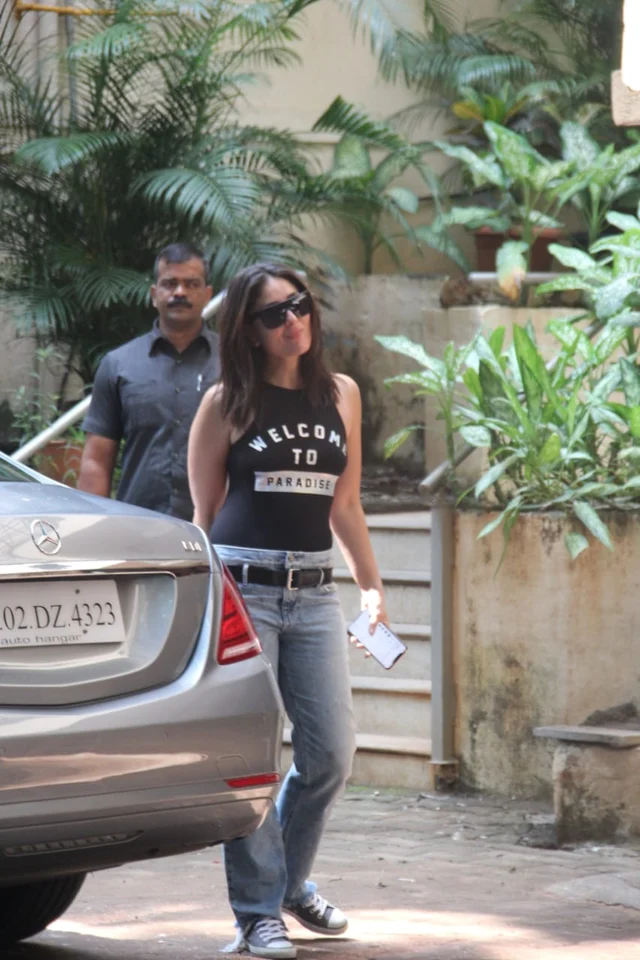 Video: Kareena Kapoor's sexy back at 39 will make you hit the gym ASAP