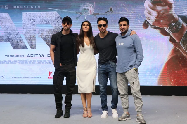 Shahid Kapoor, Malaika Arora, Saif Ali Khan clicked by Paparazzi in the city