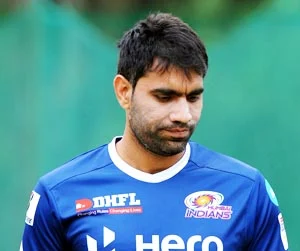 Chennai lock horns with desperate Mumbai