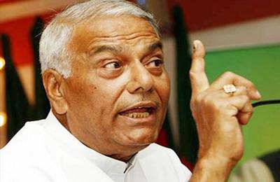 PM should appear before JPC: Yashwant Sinha