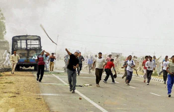 DC orders to get Satlok Ashram vacated, tension prevails