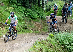 Mountain bikers hit the dirt track in Himachal