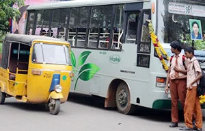 Party symbol on buses: DMK petitions EC to derecognise AIADMK