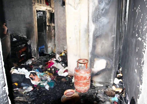 Four roasted alive in building inferno