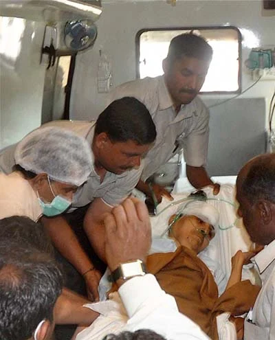 Veteran CPI Leader Govind Pansare Being Taken To A Hospital After He Was Shot At, Near His Home At Sagarmala In Kolhapur, Maharashtra On Monday.