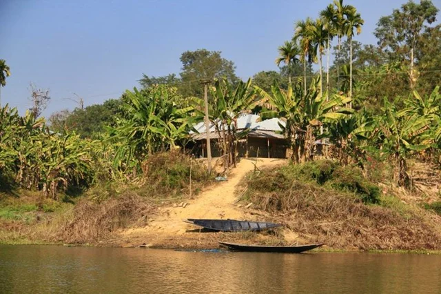 Lake view of Dumboor<br />Picture Credits: www.mapsofindia.com
