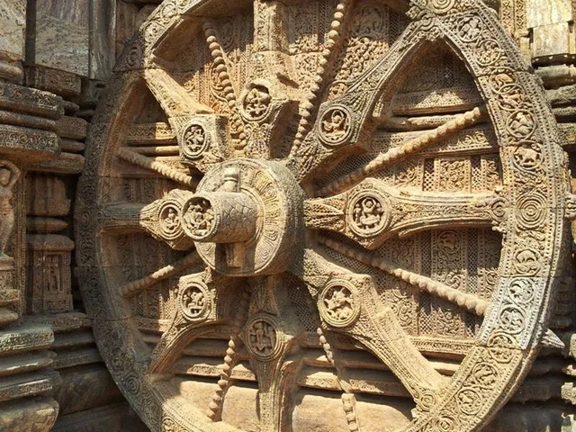 Wheel of the chariot as sundial<br />Picture credits: Prasanth Menon