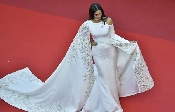 Sonam Kapoor poses for the screening of the film “Mal de Pierres (From the Land of the Moon)” at the 69th Cannes Film Festival in Cannes, southern France.
