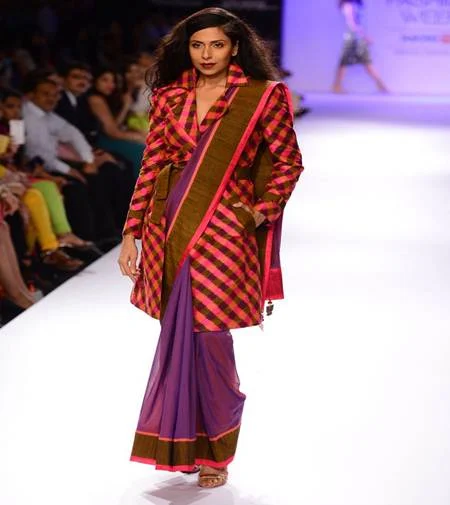 Fusion Sari: Try new ways to flaunt the nine yards