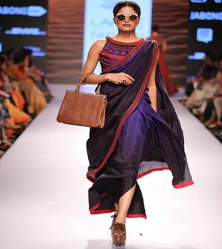 Fusion Sari: Try new ways to flaunt the nine yards
