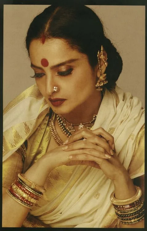 Iconic sarees worn by these Bollywood stars have stood the test of time!