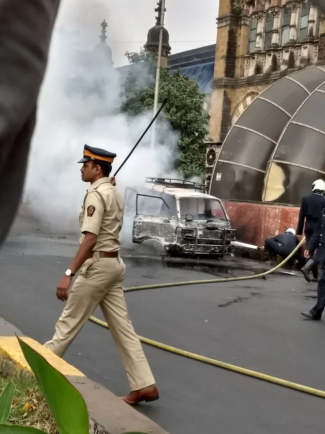 Mumbai: Omni car catches fire near CSMT station; see pictures