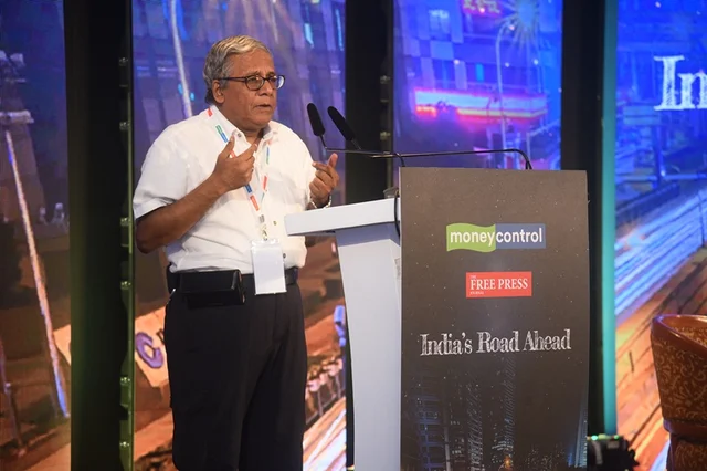 R N Bhaskar gives a presentation