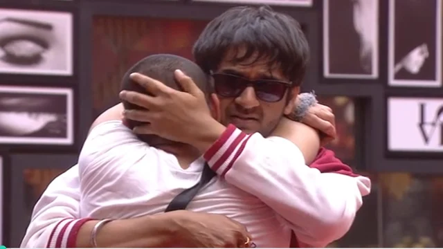 Bigg Boss 11: Puneesh Sharma and Bandgi Kalra create havoc before entering jail; Day 60 drama