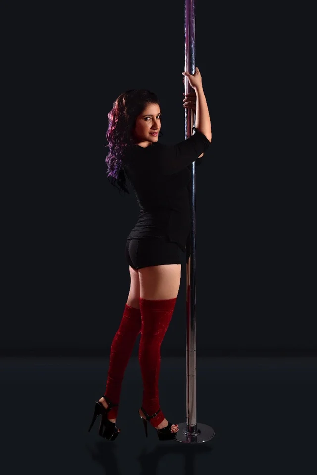 Smiley Suri’s journey from depression to pole dancer will surely make you smile!