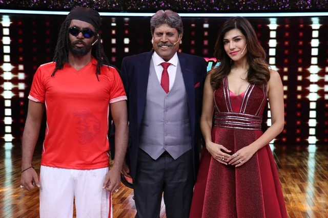 Spot the difference! Sunil Grover plays convincing Kapil Dev on ‘Jio Dhan Dhana Dhan’