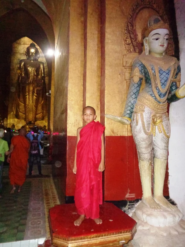 Inside Ananda Temple
