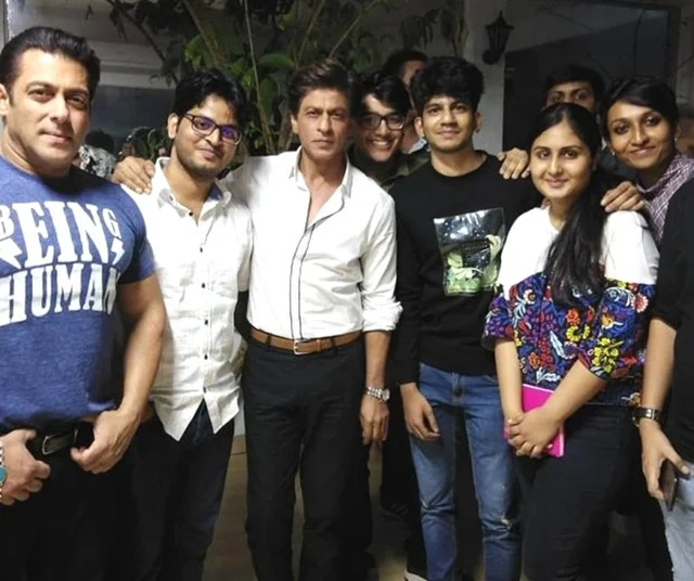 WOW! Rani Mukerji joins Karan Arjun stars Shah Rukh Khan and Salman Khan on Dus Ka Dum; see pics