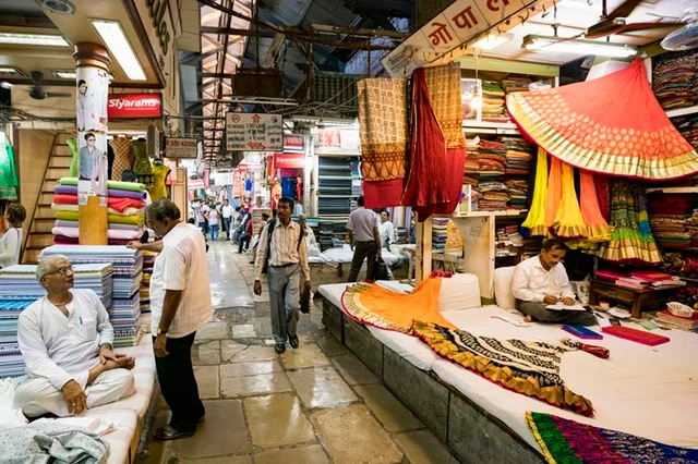 National Handloom Day 2018: 8 Mumbai markets for fabrics on a budget!