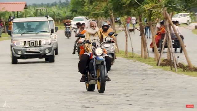 Biker Dudes! Sadhguru Jaggi Vasudev and Baba Ramdev go on a bike ride; Watch video