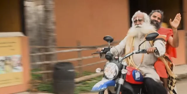 Biker Dudes! Sadhguru Jaggi Vasudev and Baba Ramdev go on a bike ride; Watch video