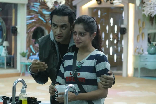 Bigg Boss 12 Day 11: Mastermind Vikas Gupta shows mirror to housemates, Romil-Nirmal’s feud with singles and more