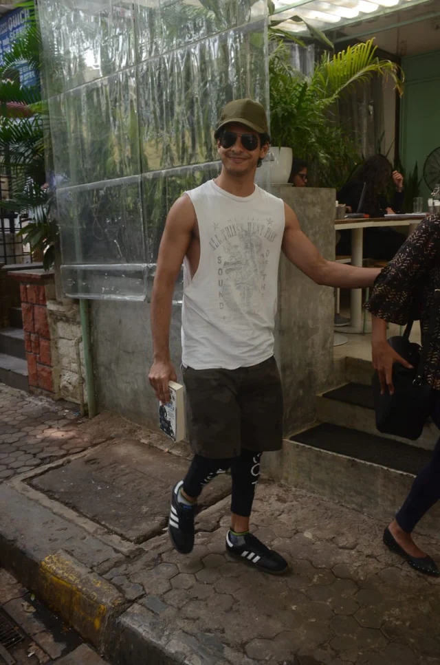 Ishaan Khattar spotted in Bandra. Image: Viral Bhayani