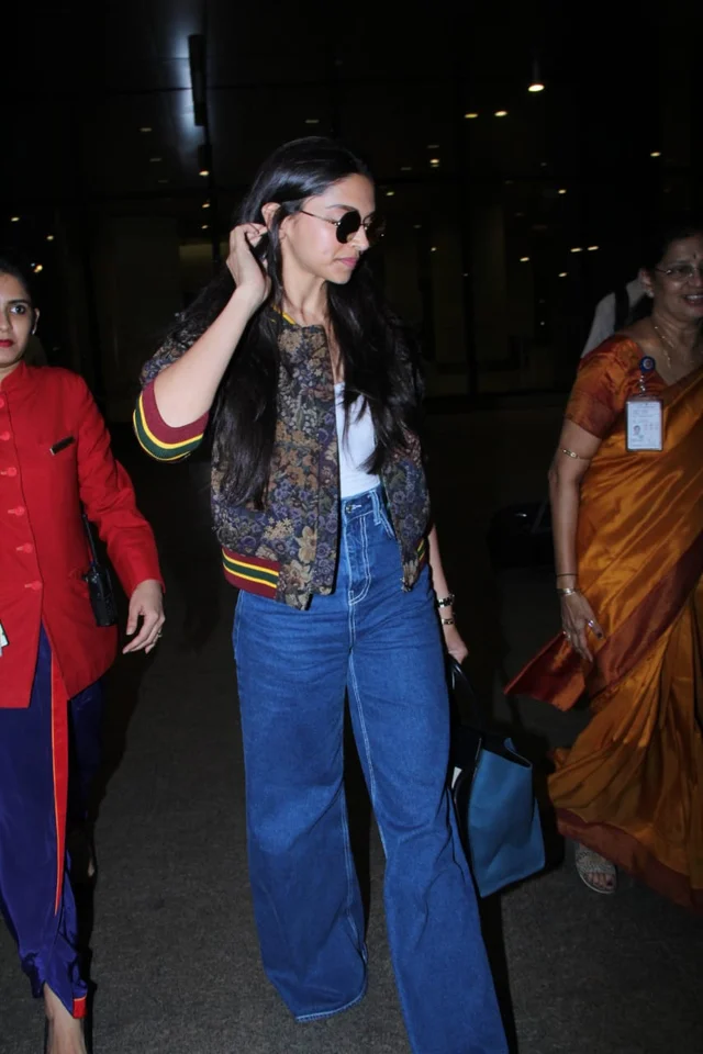 Deepika Padukone spotted at the airport. Photo by Viral Bhayani