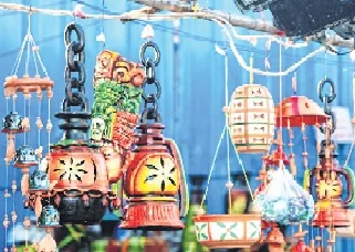 Indore: Markets flicker with eco-friendly décor