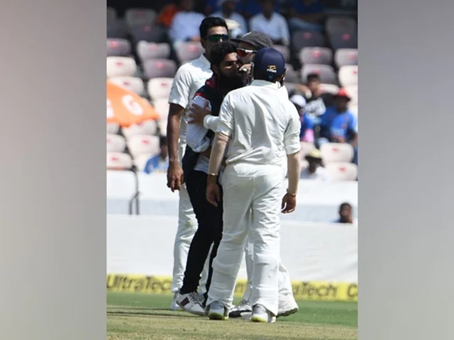 Finding Fan-ny! Handshakes to Kisses, 2018 fulfilled dreams of many crazy cricket fans