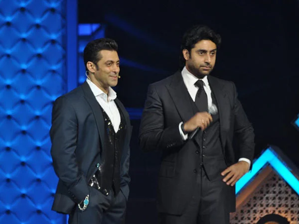 Liked Aishwarya-Rekha’s hug? Check out 5 times the Bachchans let go of their grudges with Bollywood celebs