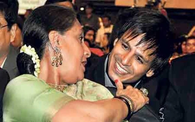 Liked Aishwarya-Rekha’s hug? Check out 5 times the Bachchans let go of their grudges with Bollywood celebs