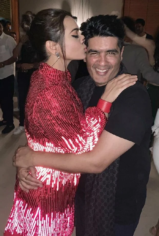 Inside Pics and Videos: Kartik Aaryan, Ananya Pandey, Janhvi Kapoor and others party the night away