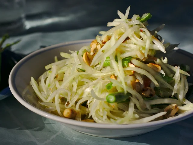 Thai Som Tam Salad