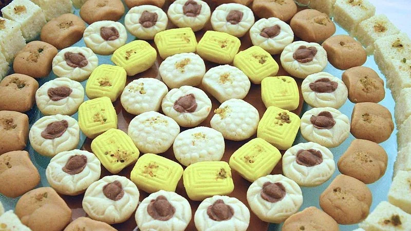 The many hues of the <i>Sandesh</i>