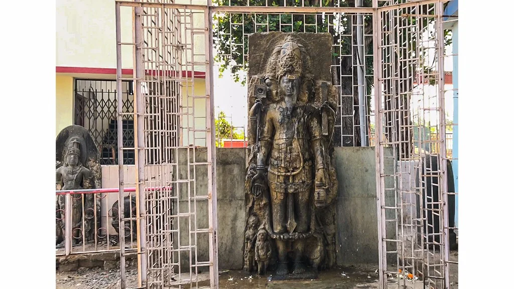 Sculptures found scattered around the Sopara region