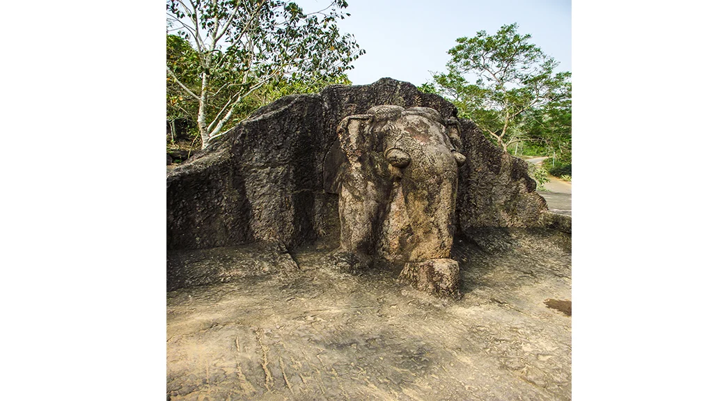 Elephant on top of rock edict of Asoka at Dhauli 