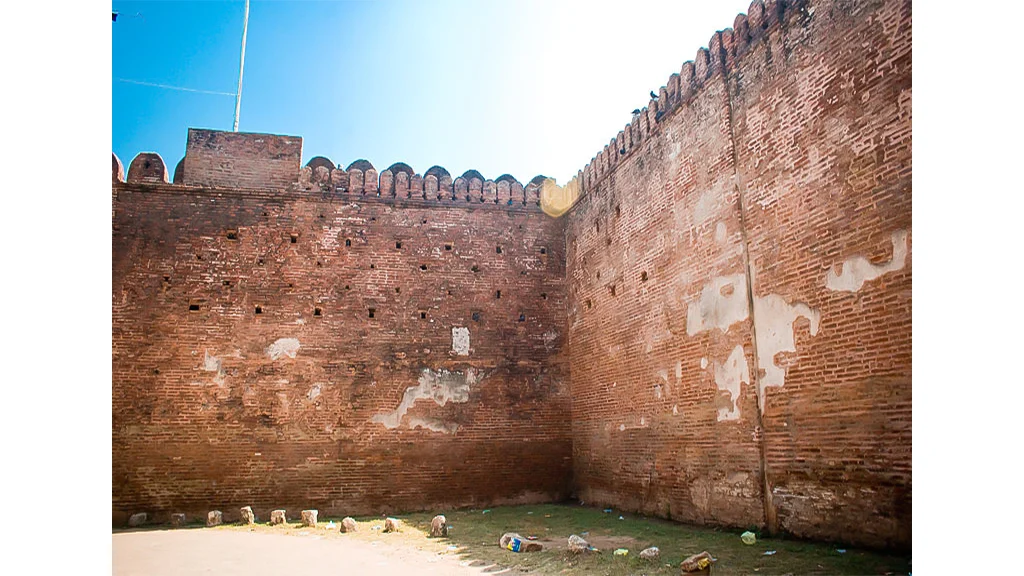 Wall of the Citadel built by Mahmud Begada 