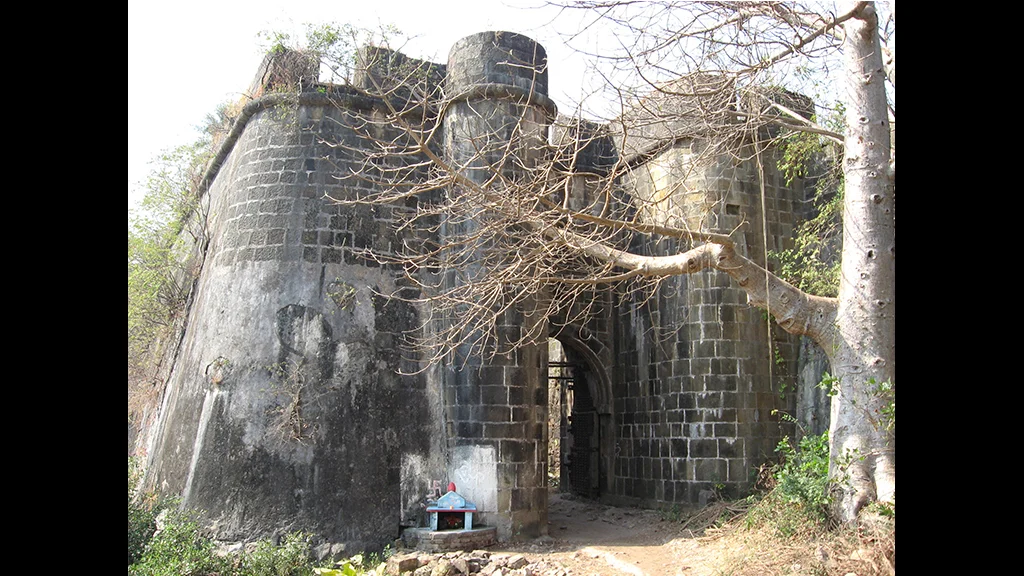 The entrance of the fort towards the sea
