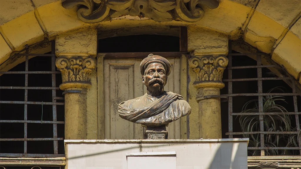 Tilak’s bust at Sardar Griha