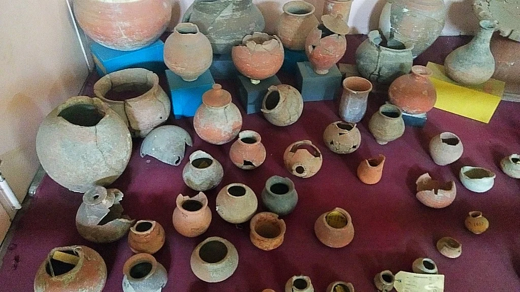Black and red Harappan pottery along with other pottery culture 