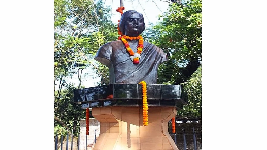 Bust of Pritilata Waddedar